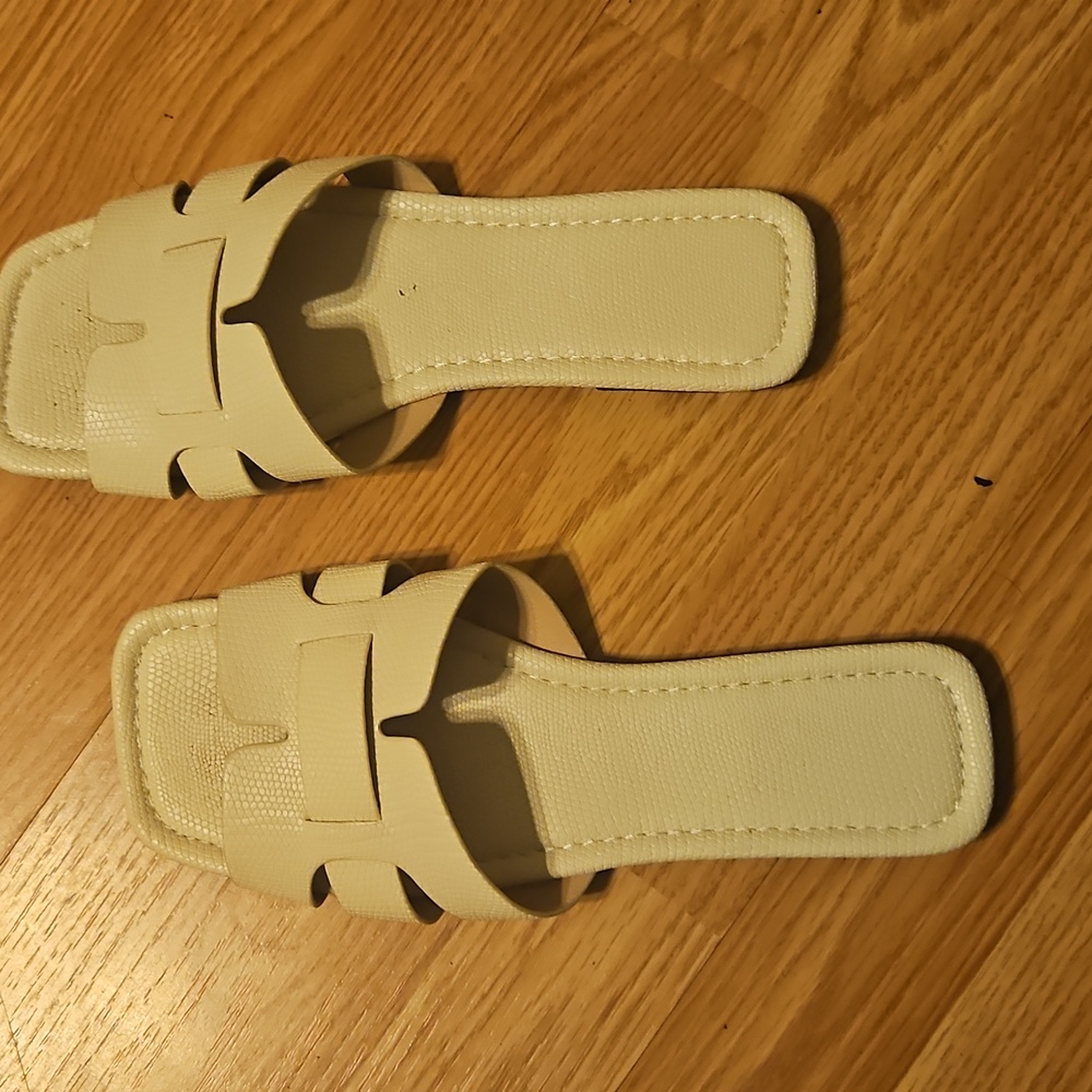 Elegant Cream Women's Sandals